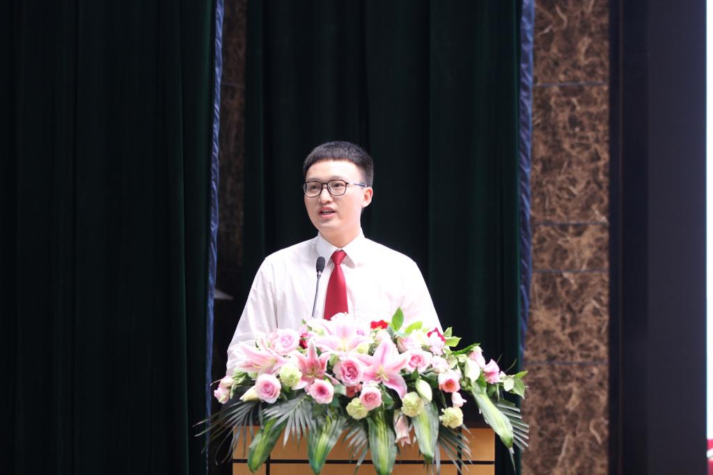 讲春梅故事 学英模精神 育法学新人——太阳成集团tyc33455cc与邵阳法院联合开展读书报告会·座谈会