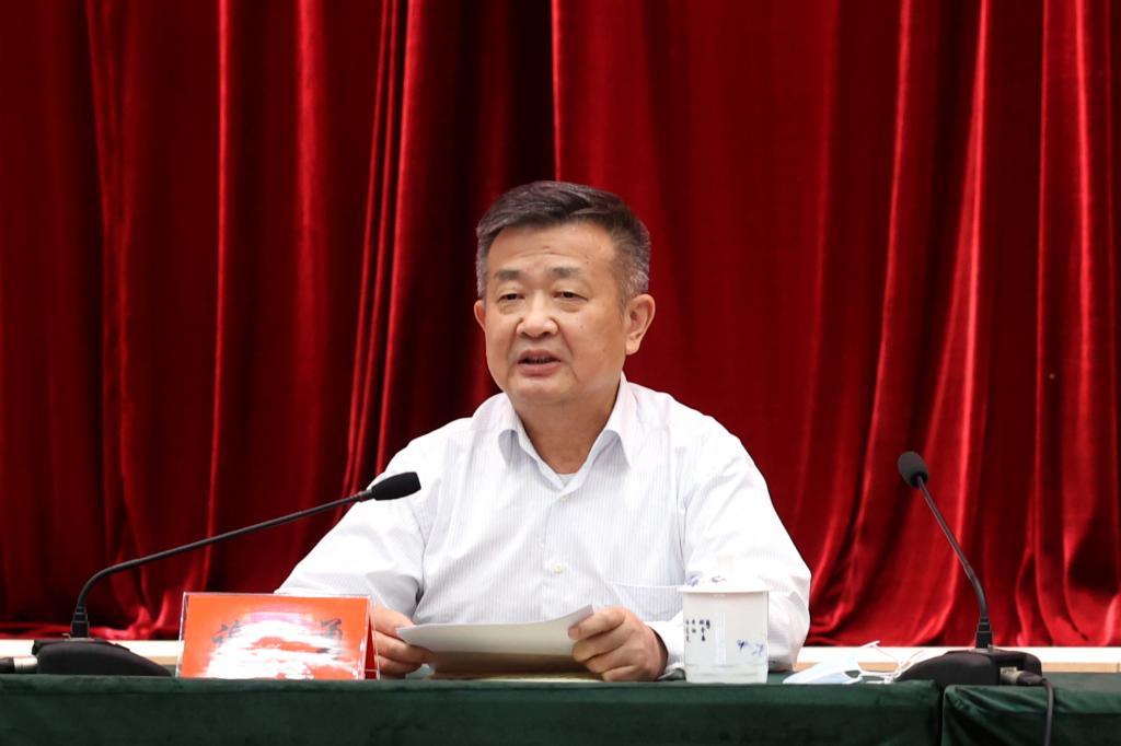 讲春梅故事 学英模精神 育法学新人——太阳成集团tyc33455cc与邵阳法院联合开展读书报告会·座谈会